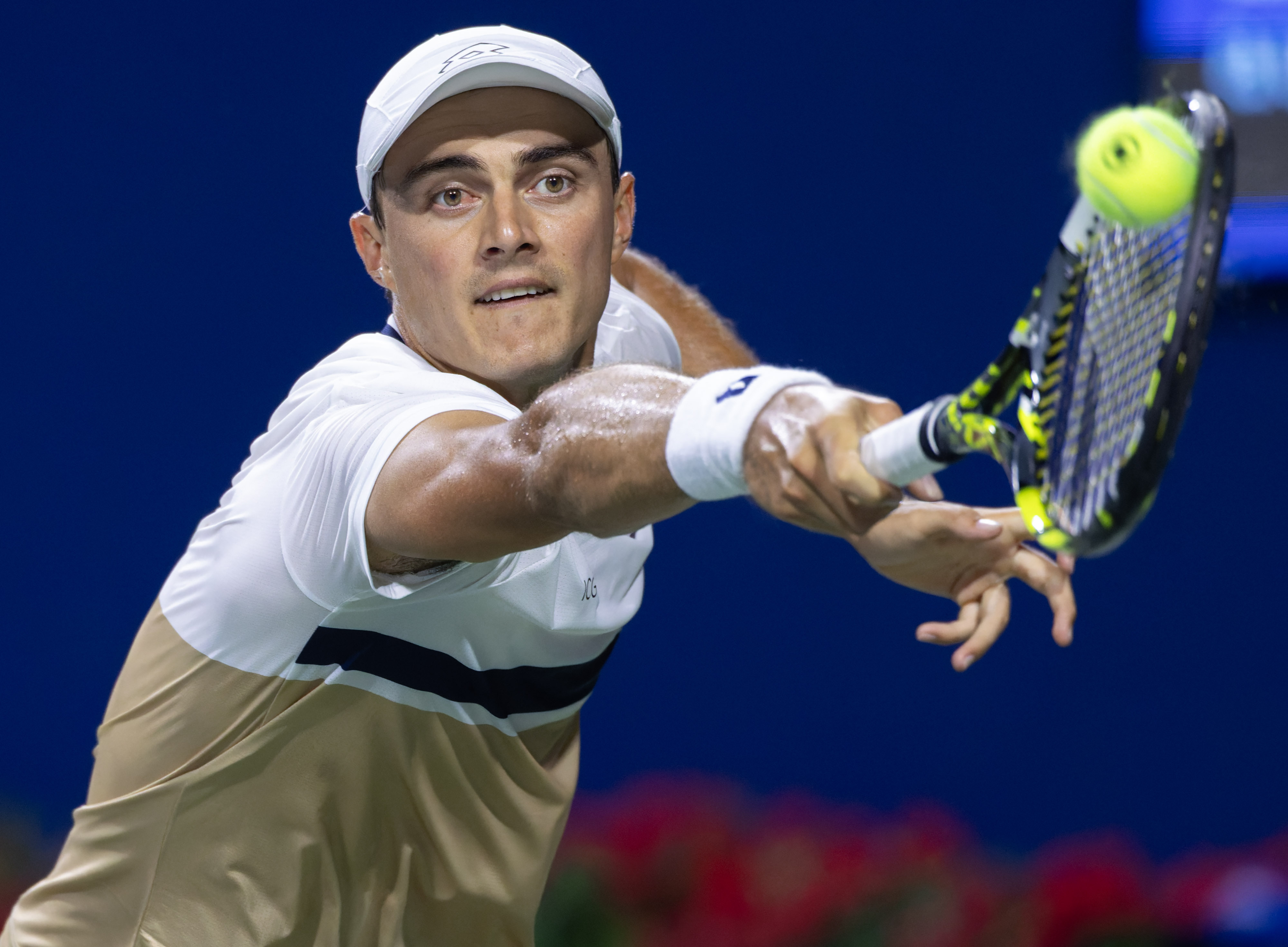 日本网球队血洗美国网球队，兹维列夫统治全场的简单介绍