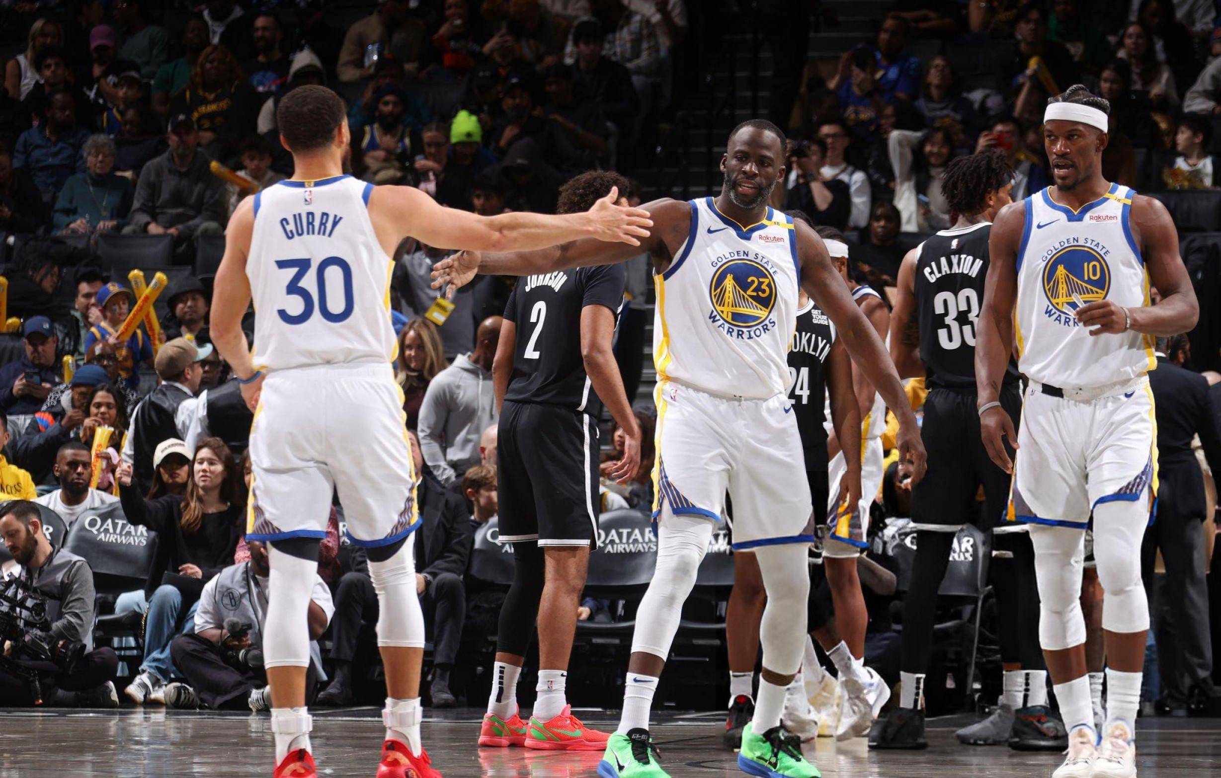 关于篮网完胜勇士，加里纳利打破历史纪录的信息