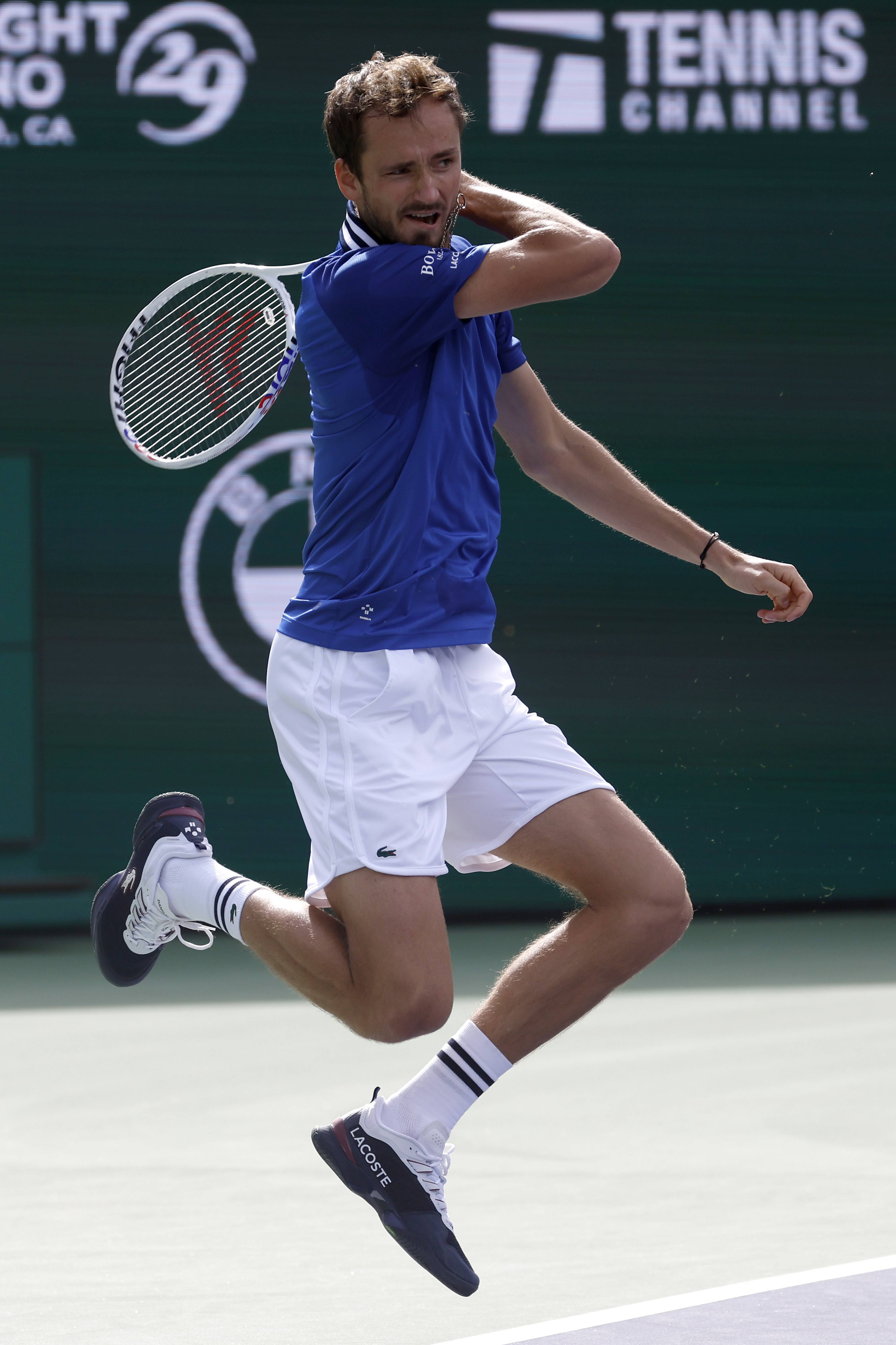 西班牙网球队翻盘世界网球队,梅德韦杰夫送出助攻的简单介绍 西班牙网球队翻盘世界网球队,梅德韦杰夫送出助攻的简单介绍