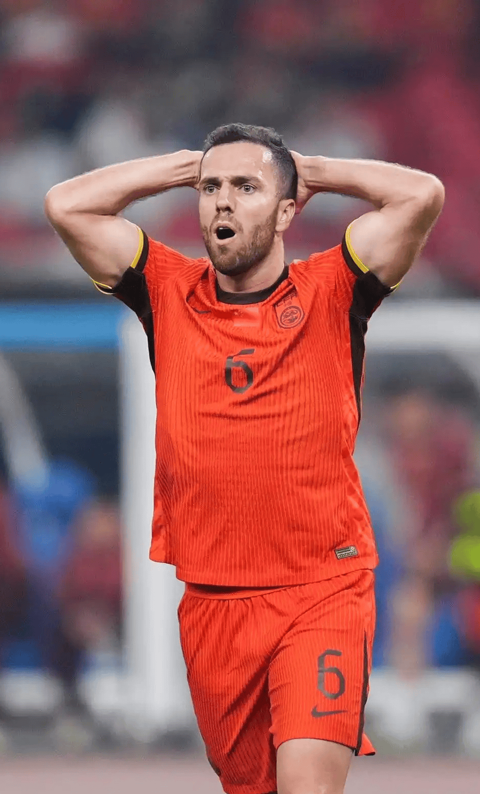 包含新冠疫情阴影下球员状态备受挑战的词条