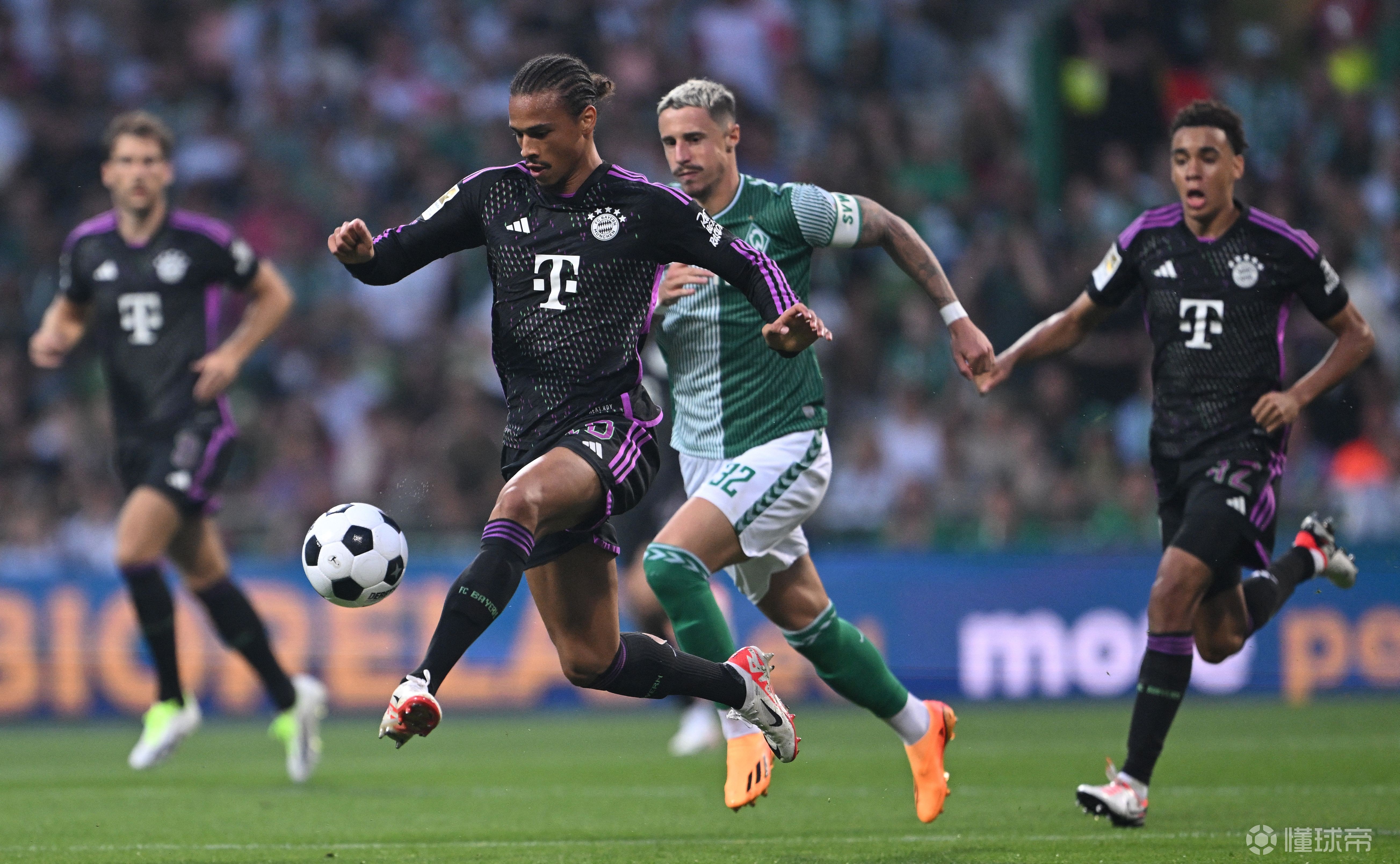 拜仁慕尼黑在比赛中展现出强大实力的简单介绍
