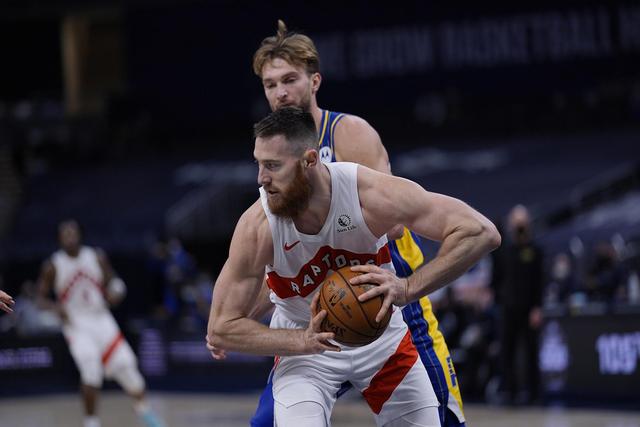 深圳队翻盘步行者，范弗利特点燃赛场的简单介绍