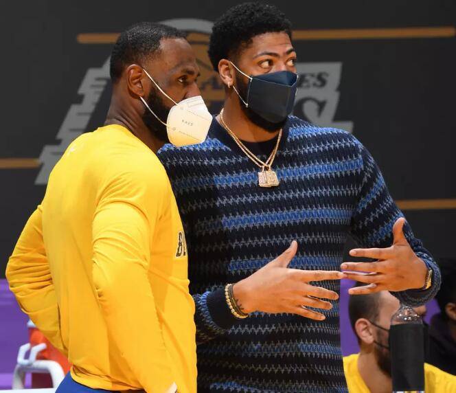 包含吉林队翻盘广东队，浓眉哥点燃赛场的词条