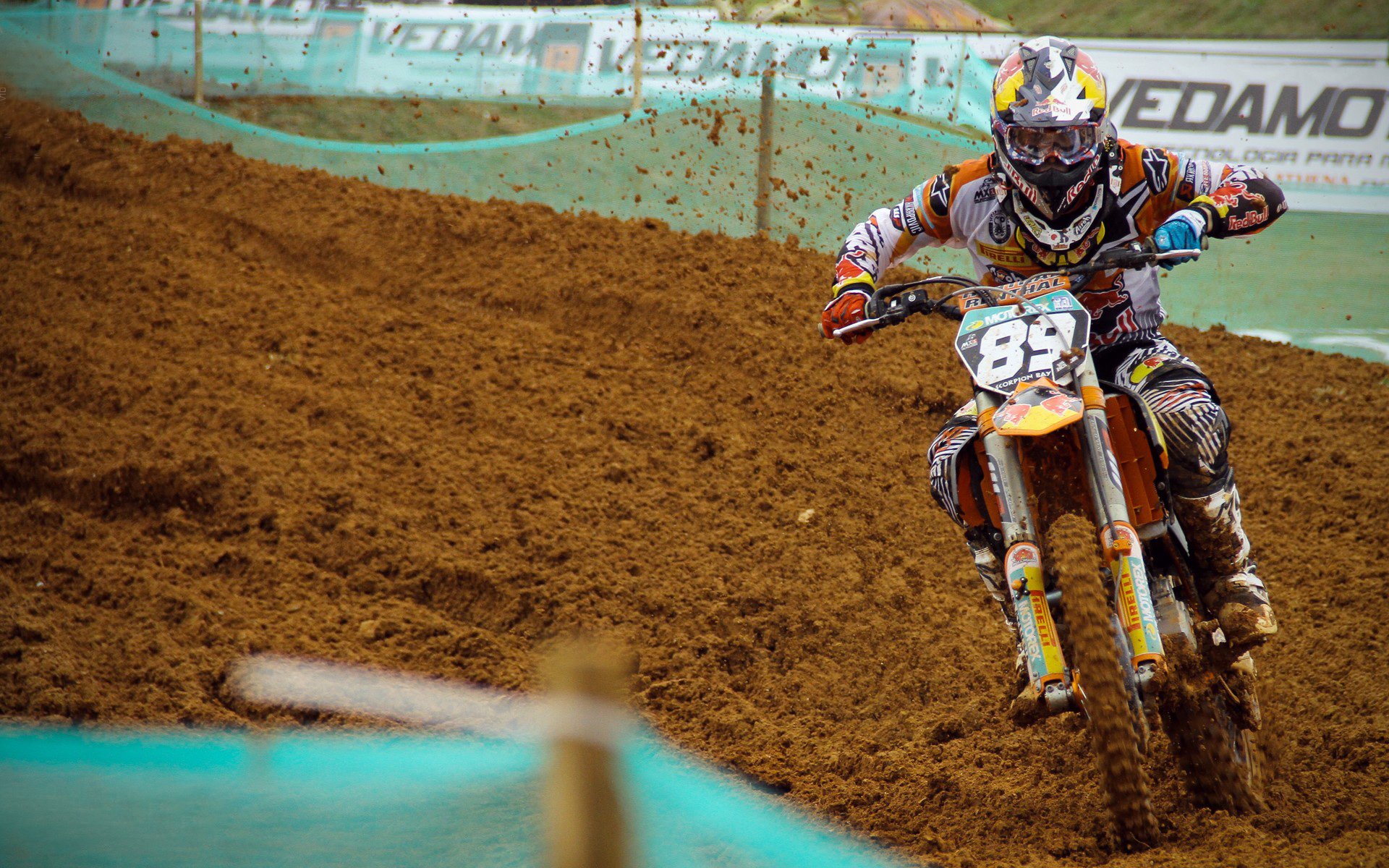 迈凯伦绝杀梅赛德斯，皮亚斯特里惊艳四座，新星的崛起与旧秩序的震颤